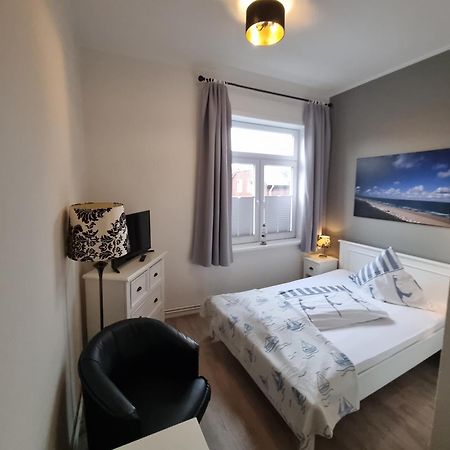 Hotel-Cafe-Lindow Wenningstedt-Braderup Eksteriør billede