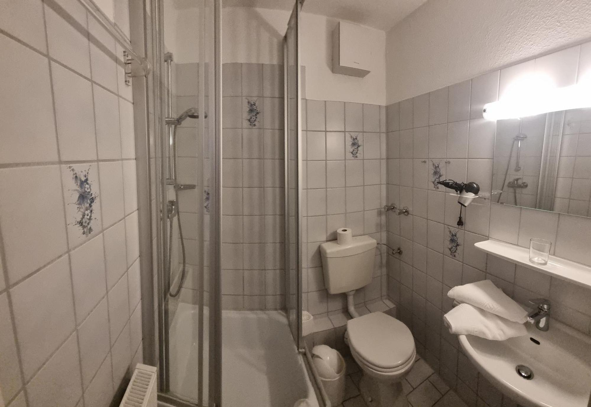 Hotel-Cafe-Lindow Wenningstedt-Braderup Eksteriør billede